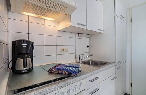 Duhnen Apartment | Apartment Nordhaus 2 close to the Beach with Shared Garden & Wi-Fi
