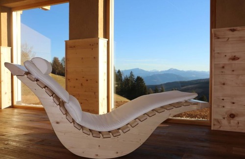 San Genesio Atesino Apartment | Apartment 'Oberfahrerhof Stoanerne Mandl' with Mountain View, Shared Terrace and Wi-Fi