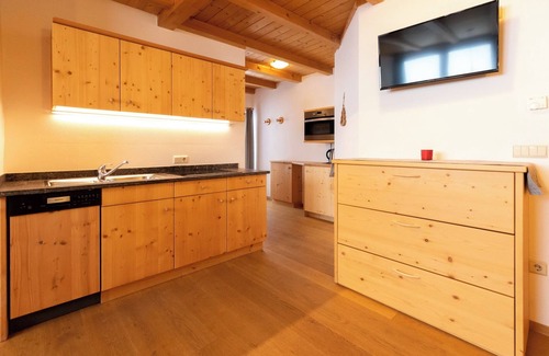 San Genesio Atesino Apartment | Apartment 'Oberfahrerhof Apt Haflinger' with Mountain View, Shared Terrace and Wi-Fi