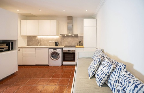 Behobie Apartment | Apartment 'Océan Et Nature Pour 4 Personnes' with Private Terrace and Shared Garden