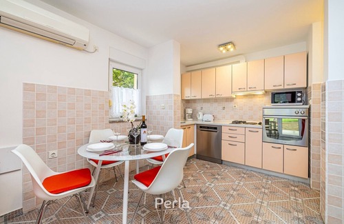 Vinkuran Apartment | Apartment OLIVE with private garden 250m2