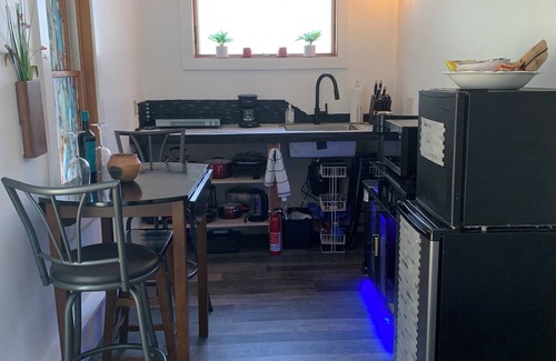 Brunswick Apartment | Apartment on Boody Street, walk to Bowdoin College. Fenced yard, pet-friendly!