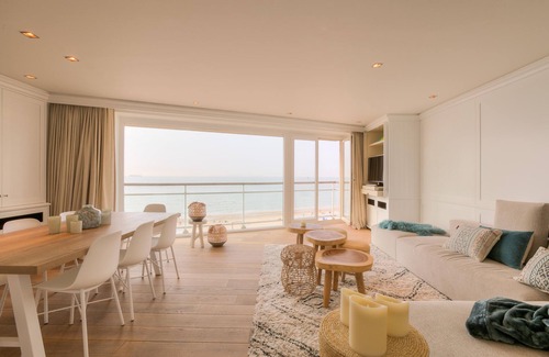 Zeebrugge Apartment | Apartment on the seafront in Knokke on the 4th floor for max 7 persons