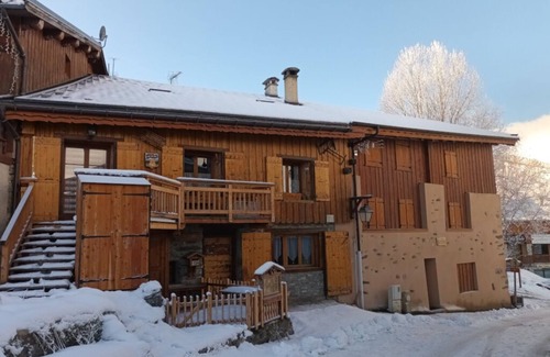 Montalbert Apartment | Apartment on the slopes, 50 metres from the ski lifts