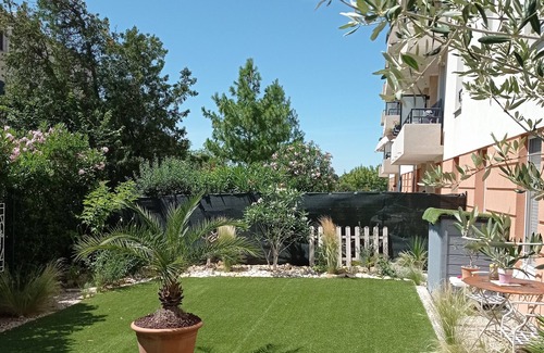 Carpentras Apartment | Apartment on the ground floor in a beautiful secure residence.