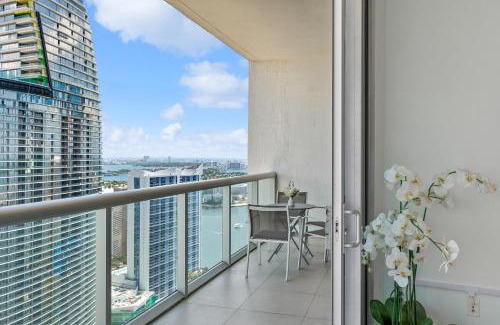 Downtown Miami Apartment | Apartment on the Highest Floor - Icon Brickell 3