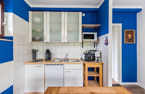 Kronsgaard Apartment | Apartment 'Ostseeblick Fewo 5' with Private Terrace and Wi-Fi