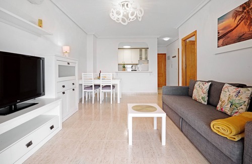 Torrevieja Apartment | Apartment 'Parque Mar V' with Shared Pool, Wi-Fi and Air Conditioning