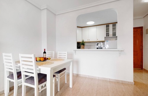 Torrevieja Apartment | Apartment 'Parque Mar V' with Shared Pool, Wi-Fi and Air Conditioning