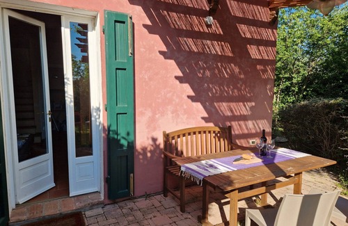 Riparbella Apartment | Apartment 'Piccolo Paradiso - Farfalla' with Shared Pool, Wi-Fi and Air Conditioning