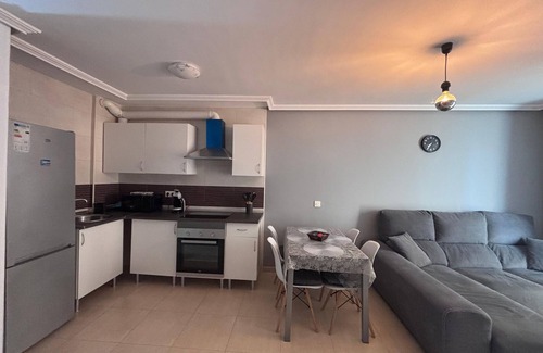 Carboneras Apartment | Apartment 'Piso Pozo Nuevo' close to the Beach with Balcony & A/C
