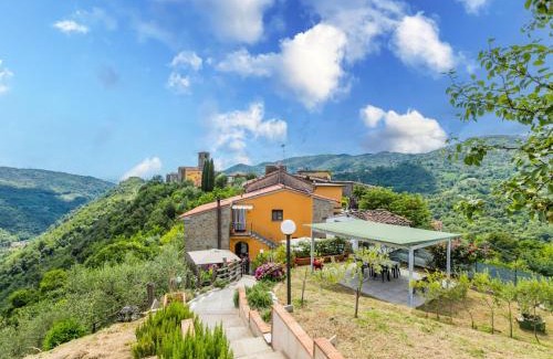 Aramo Apartment | Apartment Poggetto 2 by Interhome