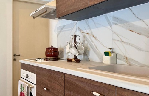 Peroulion Apartment | Apartment 'Pouglia Traditional House' with Sea View, Wi-Fi and Air Conditioning