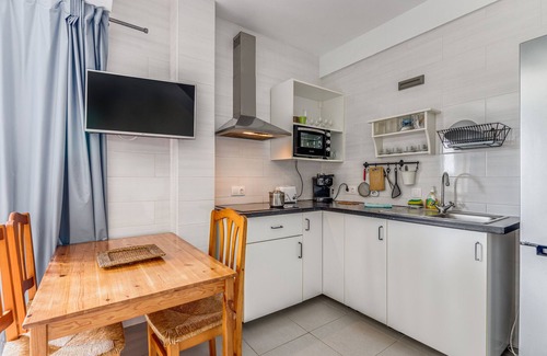 Horta Apartment | Apartment 'Praia Do Almoxarife Perto Do Mar' with Sea View, Wi-Fi and Air Conditioning