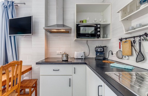 Horta Apartment | Apartment 'Praia Do Almoxarife Perto Do Mar' with Sea View, Wi-Fi and Air Conditioning