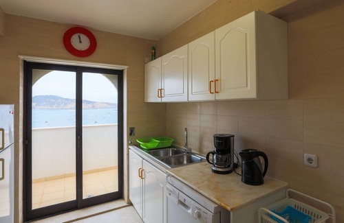 Sao Martinho do Porto Apartment | Apartment with Stunning Beach View, Very Cozy and Comfortable