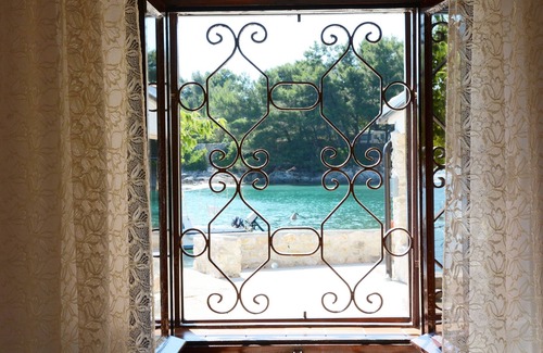 Punta Kriza Apartment | Apartment Punta Blue only 5m from the sea, island Cres