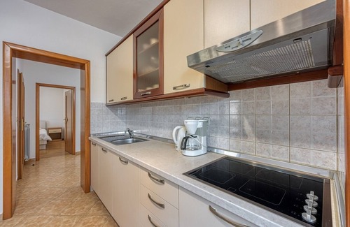 Mali Maj Apartment | Apartment Punta V with Balcony and Sea View