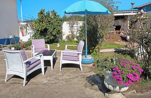 Famalicao Apartment | Apartment 'Quinta Das Andorinhas - Nazaré' with Mountain View, Private Pool and Wi-Fi