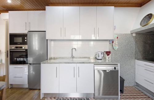 Resende Apartment | Apartment 'Quintinha De Pinouco' with Mountain View, Wi-Fi and Air Conditioning