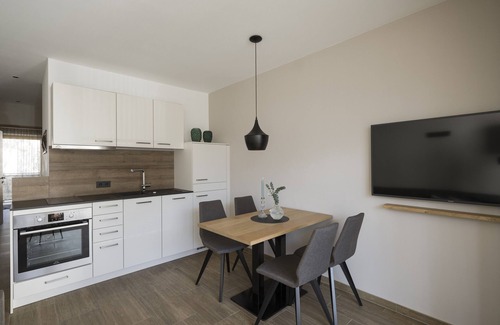 Rabla Apartment | Apartment 'Residence Sonja - Pinus' with Shared Pool, Balcony and Wi-Fi