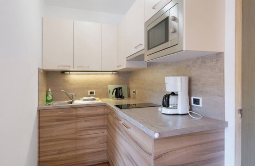 Silandro Apartment | Apartment 'Residence Schnatzhof Typ C6' with Mountain View, Shared Pool and Wi-Fi