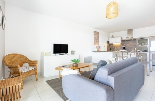 Penmarch Apartment | Apartment 'Rêve Bleu, 2 P' with Sea View, Private Terrace and Wi-Fi