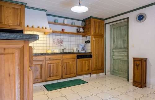 La Bresse Apartment | Apartment 'Rez De Jardin' with Mountain View, Private Terrace and Wi-Fi