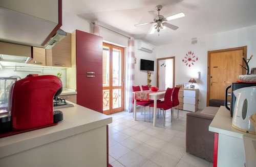 Lido Apartment | Apartment 'Riviera House' with Wi-Fi and Air Conditioning
