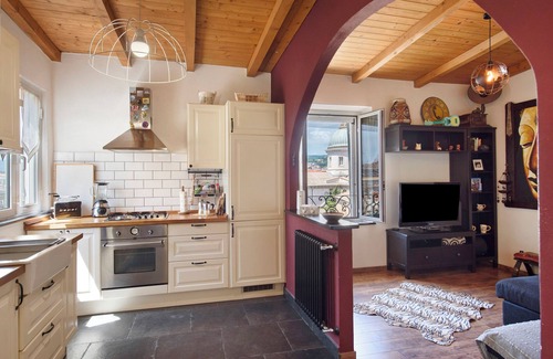 Savona Apartment | Apartment 'Romantica E Accogliente' with Private Terrace, Balcony and Wi-Fi