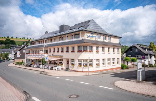 Usseln Apartment | Apartment 'Rotkehlchen' with Mountain View, Shared Garden and Wi-Fi