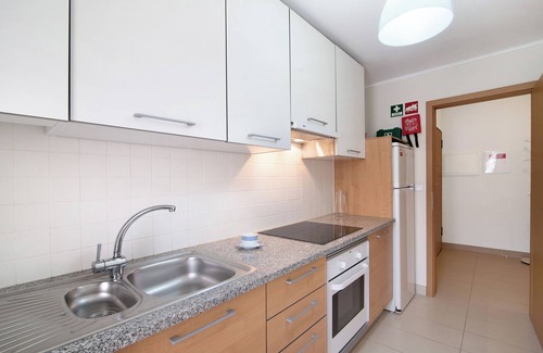 Canada Apartment | Apartment 'Royal Cabanas Golf 88' with Shared Pool, Shared Garden and Air Conditioning
