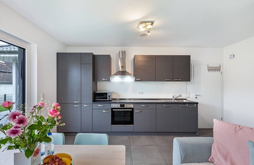 Brechen Apartment | Apartment 'Ruhige Wohnung' with Shared Pool, Private Terrace and Wi-Fi