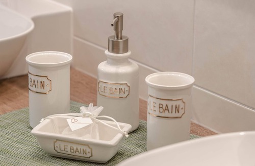 Sankt Johann im Pongau Apartment | Apartment 'Sonnentau' with Shared Pool, Shared Garden and Wi-Fi