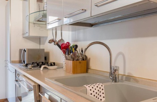 Verona City Centre Apartment | Apartment 'Sant' Eufemia Verona' with Balcony, Wi-Fi and Air Conditioning