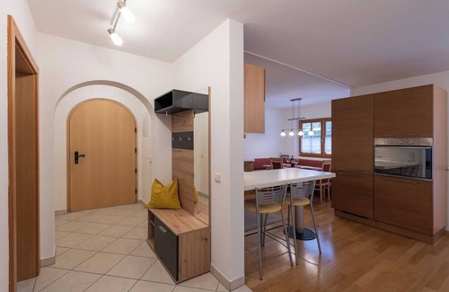 Fie allo Sciliar Apartment | Apartment 'Santners Holiday' with Mountain View, Private Terrace and Private Garden