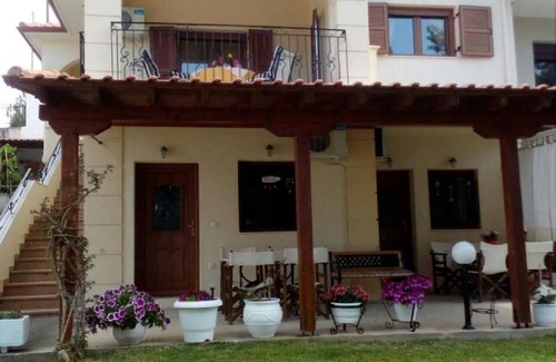 Nikita Apartment | Apartment "Santa Barbara" for 4 people directly on the beach of Nikiti