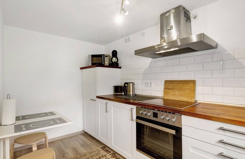 Heinsberg Apartment | Apartment 'Schober' with Private Terrace, Shared Garden and Wi-Fi