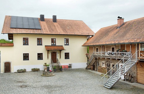 Passau Apartment | Apartment 'Schönauer Hof - Wohnung Max Josef' with Shared Terrace and Wi-Fi