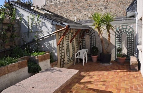 Tregastel Apartment | Apartment sea view with courtyard close TREGASTEL