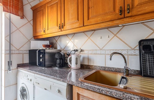 Setubal Apartment | Apartment 'Setúbal Dreams' with Sea View, Private Garden and Wi-Fi