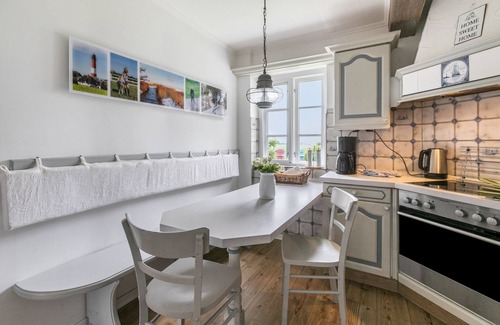 Pellworm Apartment | Apartment 'Silberhof 1856 - Detlev Von Lilienc' with Private Terrace, Private Garden and Wi-Fi
