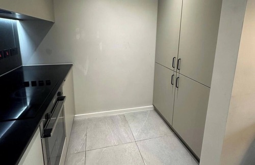 Manchester Apartment | Apartment - Sleeps 4, pets allowed & free parking