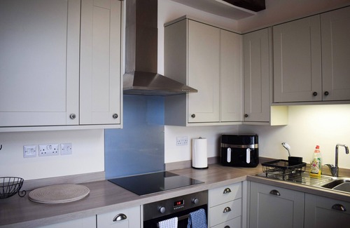 Alveley Apartment | Apartment - Sleeps 4 - Near Nec & Airport