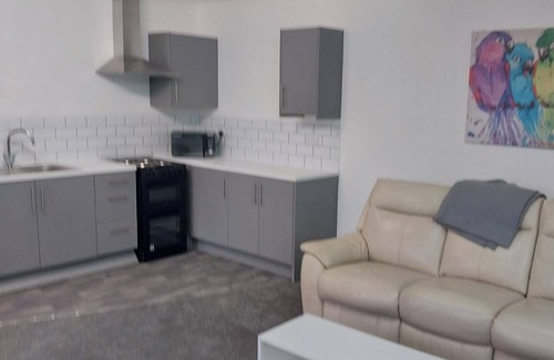 Howlett End Apartment | Apartment - Sleeps 4 - Parking - Close to Stansted