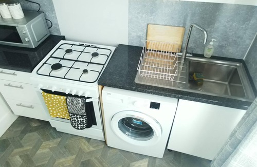 Newport Apartment | Apartment - Sleeps 5 & On-site Parking