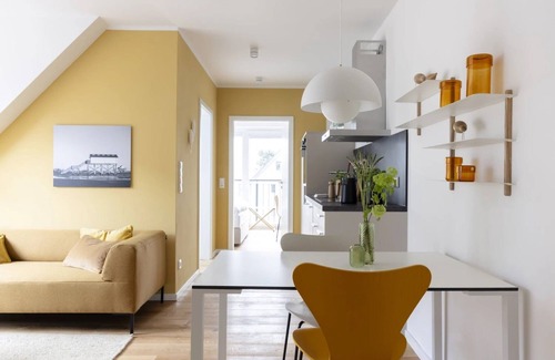 Bad St. Peter-Ording Apartment | Apartment 'Strandroggen' with Balcony and Wi-Fi
