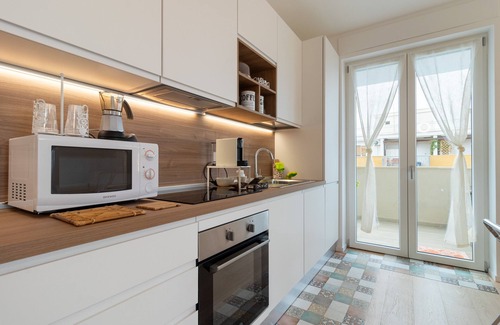 Giovinazzo Apartment | Apartment 'Suite House Palazzo La Fenicia' with Sea View, Wi-Fi and Air Conditioning