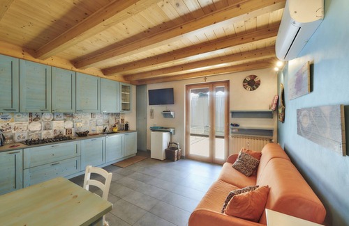 Perledo Apartment | Apartment "Sunset" with Lake View, Terrace & Wi-Fi