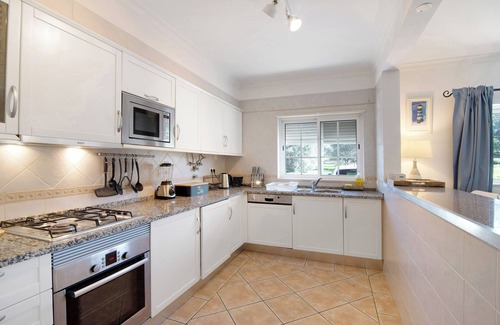 Figueiral Apartment | Apartment "Sunset" with Shared Pool, Private Terrace & Wi-Fi